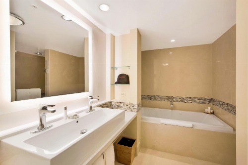 Eden Roc Miami Beach image 19