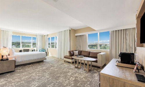 Eden Roc Miami Beach image 3